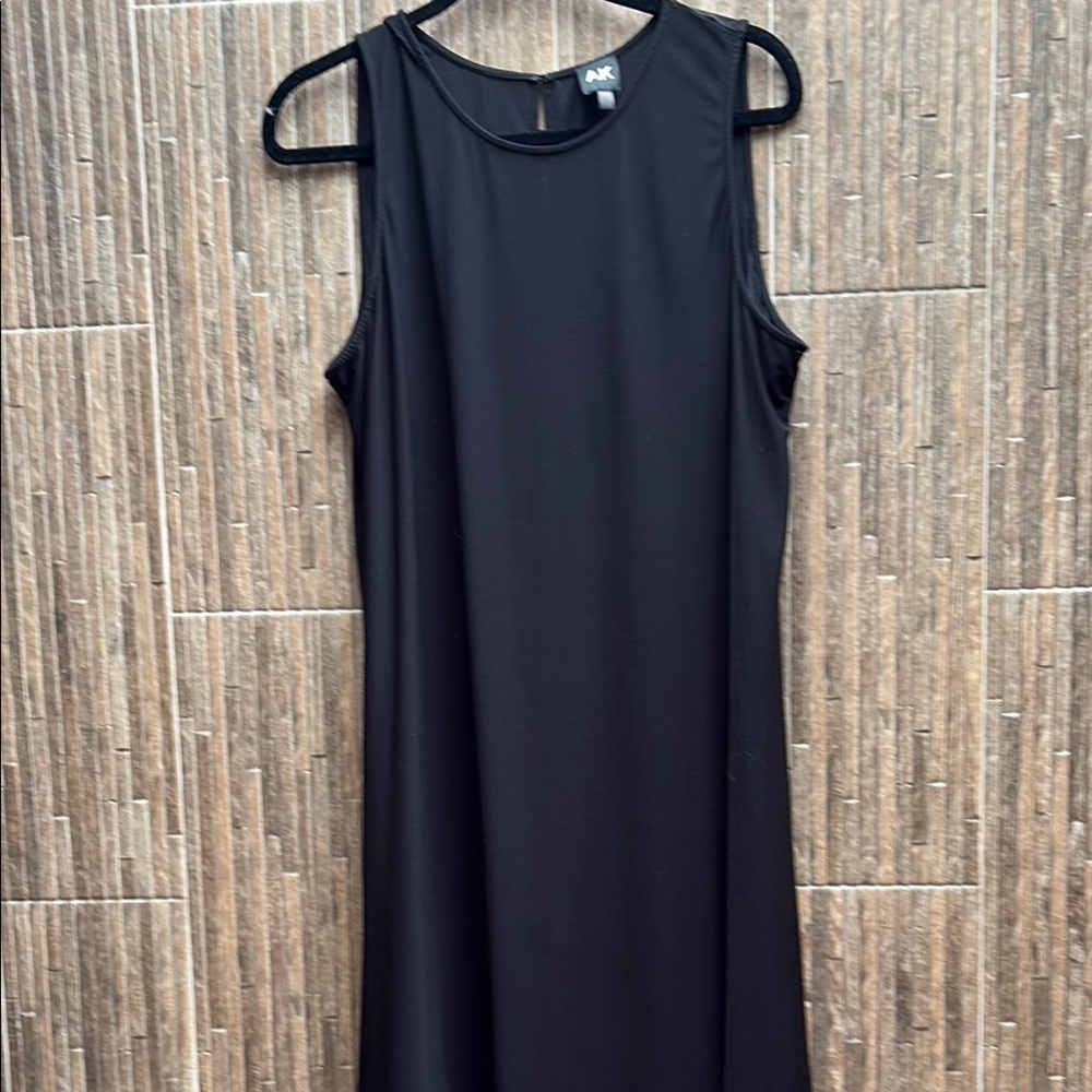 Anne Klein Black Sleeveless Sheath Dress
